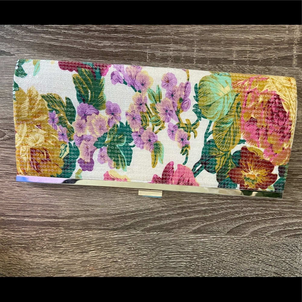 Vintage Floral Clutch